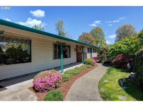 2201 Willow Dr, Newberg, OR 97132 photo 1