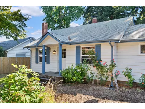 320 NE 92nd Pl, Portland, OR 97220