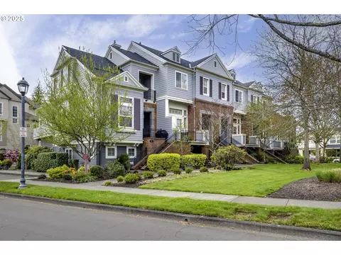 6644 NE Rosebay Dr, Hillsboro, OR 97124