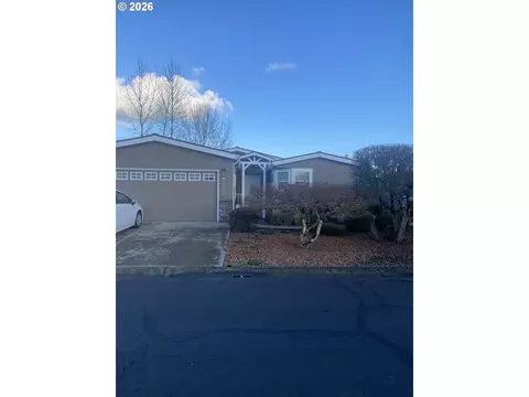 51422 SE Hoodview Dr, Scappoose, OR 97056