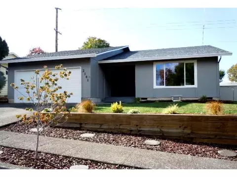 2141 SE Paloma Dr, Gresham, OR 97080 photo 1
