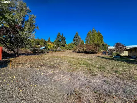 0 NE Cummins St, Roseburg, OR 97470