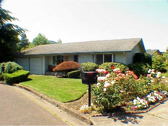3737 Kevington Ave, Eugene, OR 97405 photo 1
