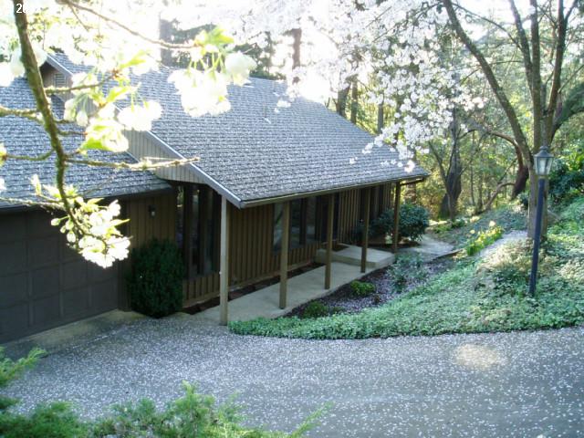 2834 Warren St, Eugene, OR 97405 photo 1