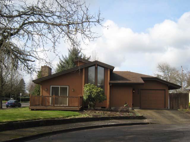 606 T St, Springfield, OR 97477 photo 1