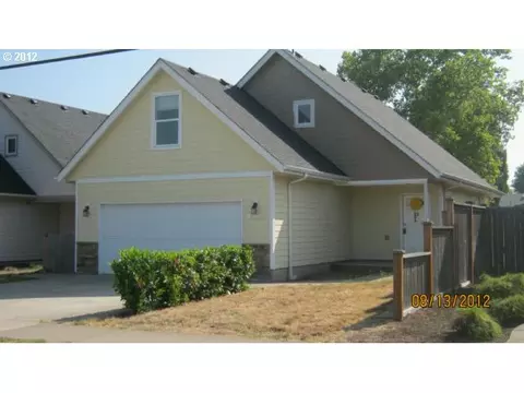 485 S 32nd St, Springfield, OR 97478 photo 1