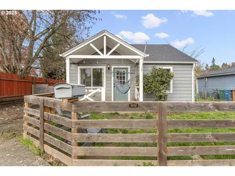 411 Lane St, Silverton, OR 97381