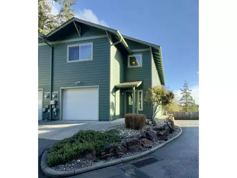 815 Old County Rd #10, Brookings, OR 97415