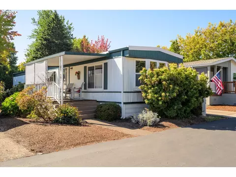 4800 Barger Dr #76, Eugene, OR 97402