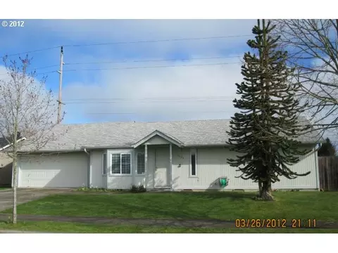 3326 Cherokee Dr, Springfield, OR 97478 photo 1
