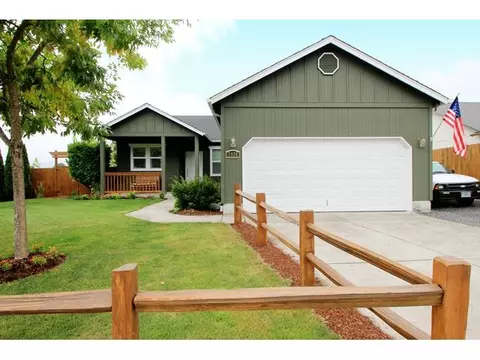 2026 S 60th St, Springfield, OR 97478 photo 1