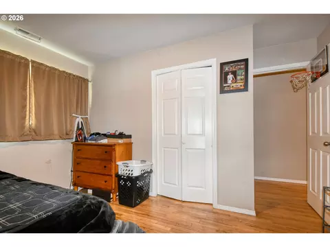 Bedroom - 808 SE 6th St, Pendleton, OR 97801 photo 4 of 6