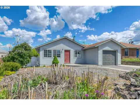 Exterior - 808 SE 6th St, Pendleton, OR 97801 photo 2 of 11