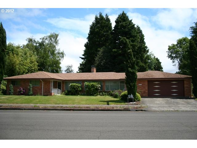 4843 Thunderbird St, Eugene, OR 97404 photo 1