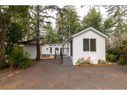 231 Horseshoe Bnd, Florence, OR 97439