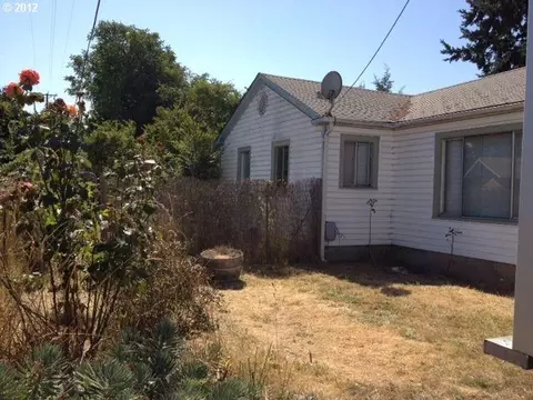 2712 Morse St, Eugene, OR 97402 photo 1