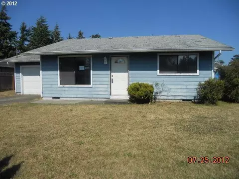 2006 Willow St, Florence, OR 97439 photo 1