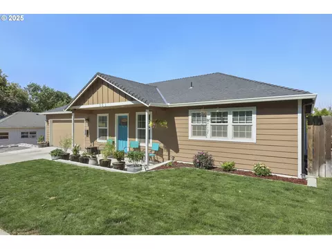 301 W 12th St, The Dalles, OR 97058