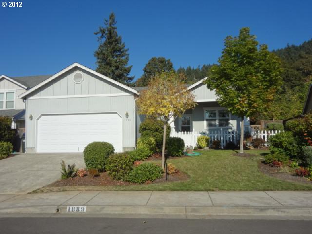 1889 S 61, Springfield, OR 97478 photo 1