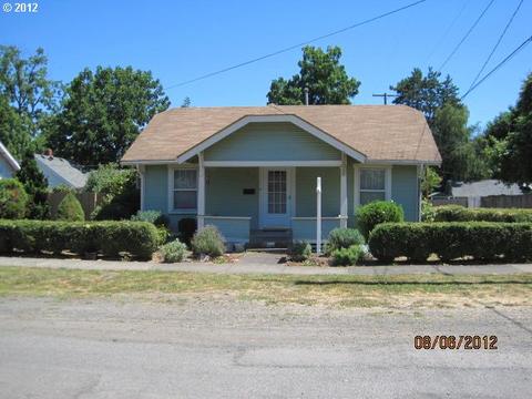 639 9th St, Springfield, OR 97477 photo 1