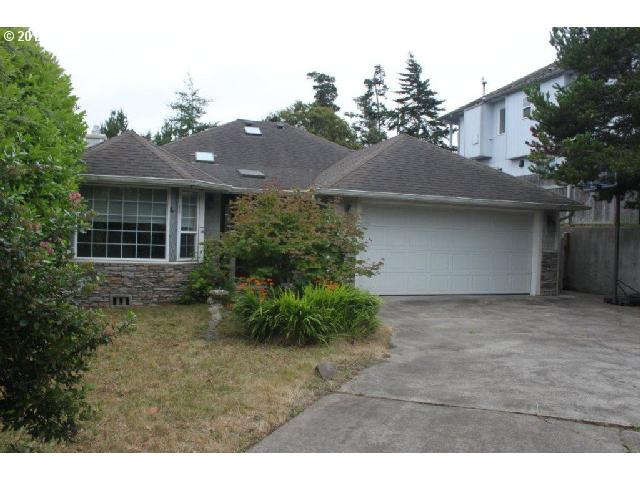 910 8th St, Florence, OR 97439 photo 1