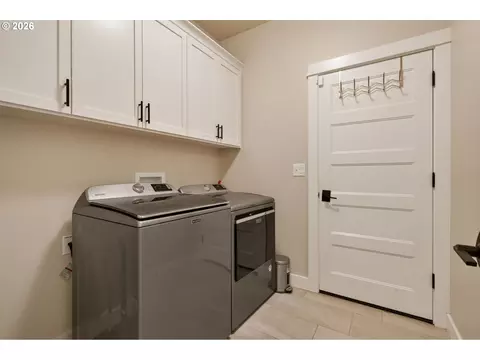 1020 S 33rd St, Springfield, OR 97478 photo 32
