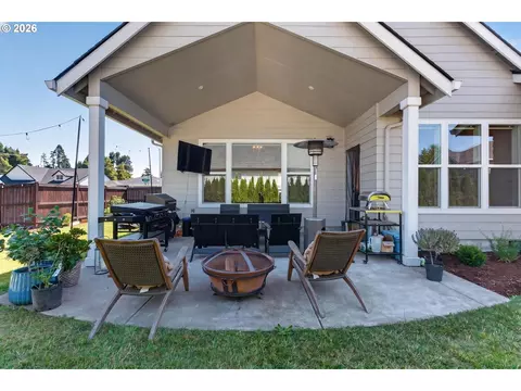 1020 S 33rd St, Springfield, OR 97478 photo 38