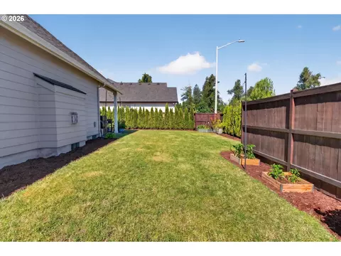1020 S 33rd St, Springfield, OR 97478 photo 37