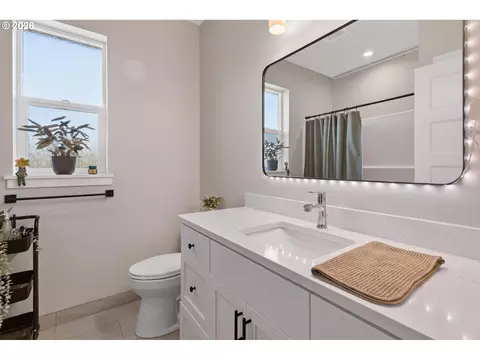 1020 S 33rd St, Springfield, OR 97478 photo 11