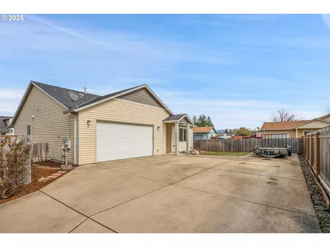 816 Alyssa Ct, Molalla, OR 97038
