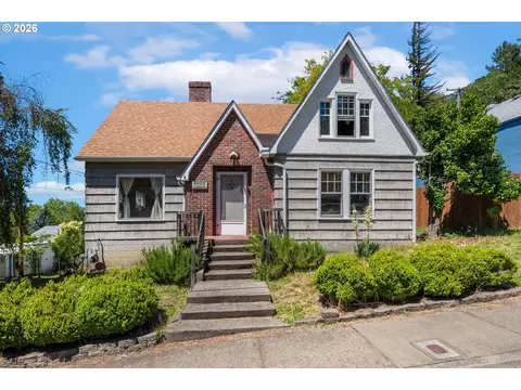 1426 SE Douglas Ave, Roseburg, OR 97470