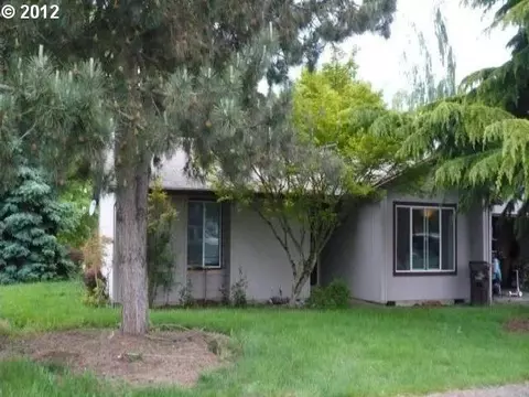 302 E Park Ave, Molalla, OR 97038 photo 1