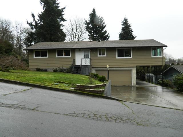 355 E Kenmore St, Gladstone, OR 97027 photo 1