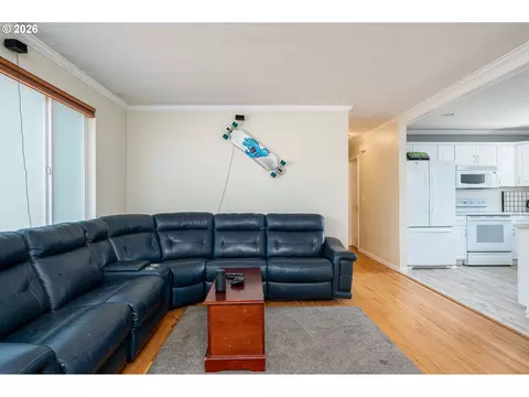 Living - 337 NW Birdsdale Ave, Gresham, OR 97030 photo 2 of 6