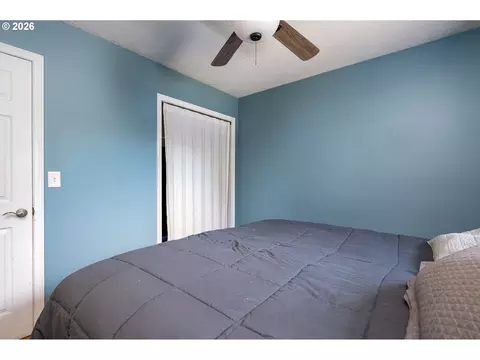 Bedroom - 337 NW Birdsdale Ave, Gresham, OR 97030 photo 2 of 5