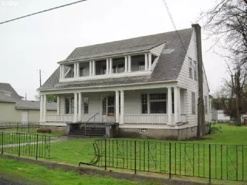 2910 NE Riverside Ave, Pendleton, OR 97801 photo 1