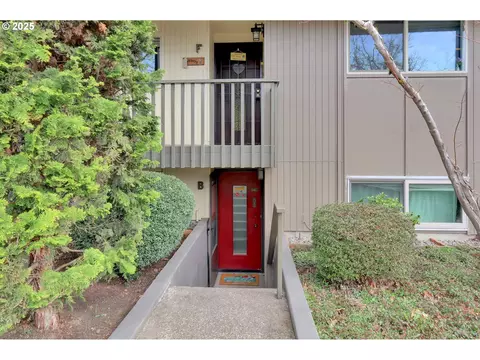 4083 Donald St #B, Eugene, OR 97405