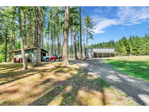 Exterior - 90790 Hill Rd, Springfield, OR 97478 photo 7 of 12