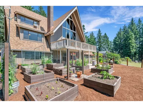 Exterior - 90790 Hill Rd, Springfield, OR 97478 photo 6 of 12