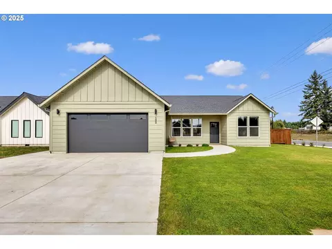 102 W Oak St, Yacolt, WA 98675