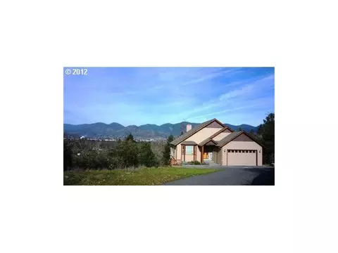 1528 Panoramic Loop, Grants Pass, OR 97527 photo 1