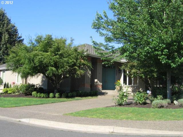 3303 King Edwards Ct, Eugene, OR 97401 photo 1