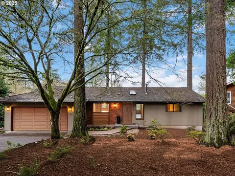 136 Del Prado St, Lake Oswego, OR 97035