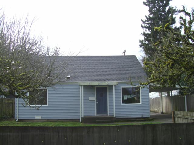 1121 C St, Springfield, OR 97477 photo 1