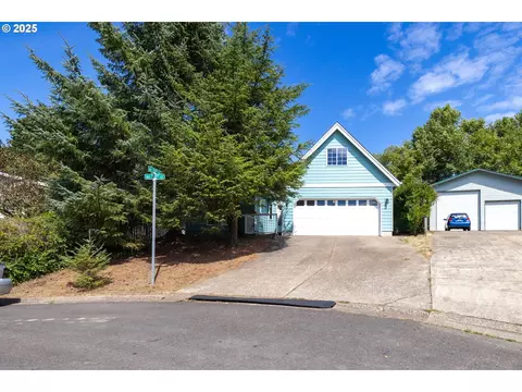 335 NE 70th Dr, Newport, OR 97365