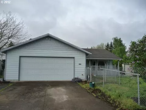 802 E 6th St, Molalla, OR 97038 photo 1