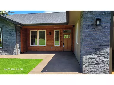 4750 Mitchell Loop Rd, Florence, OR 97439 photo 2