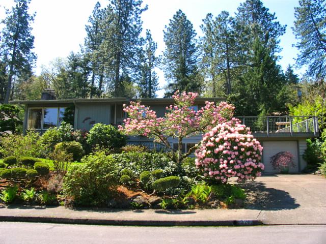 220 E 36th Ave, Eugene, OR 97405 photo 1