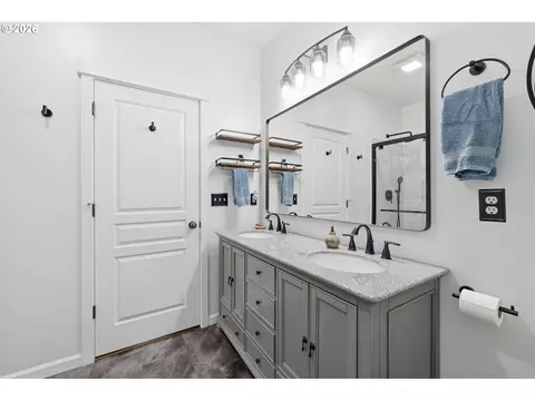 Bath - 2910 River Rd, Eugene, OR 97404 photo 2 of 4