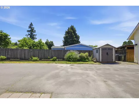 Exterior - 2910 River Rd, Eugene, OR 97404 photo 12 of 14